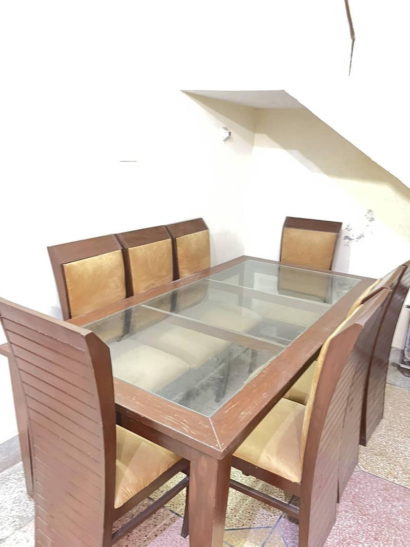 Dining Table 0