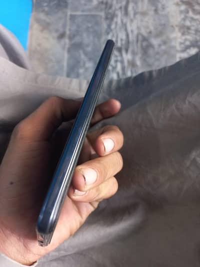 VIVO V21