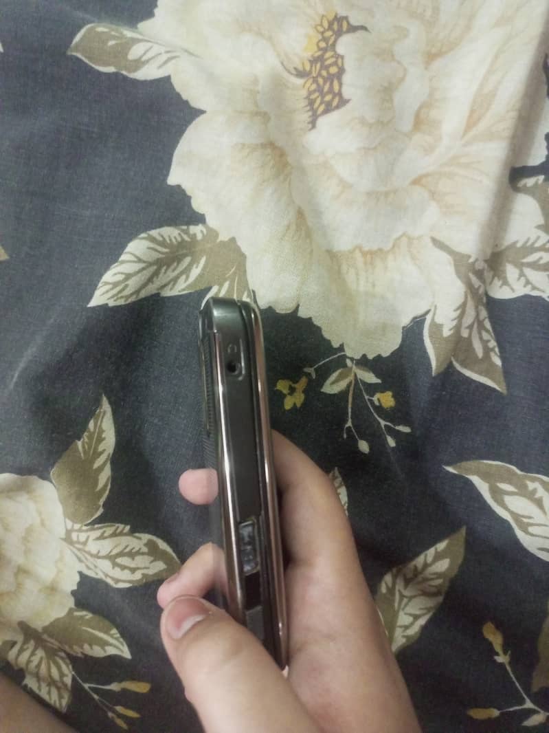 Nokia E66 5