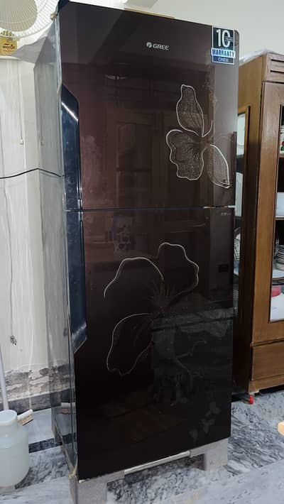 Gree 16cubic glass door refrigerator