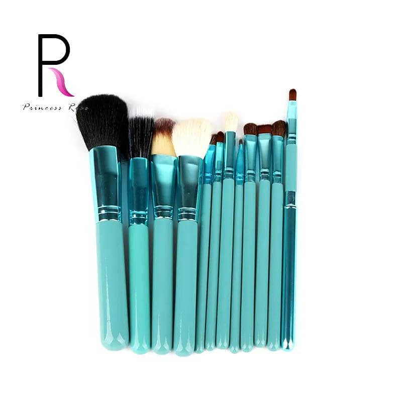 Makeup brushes 0