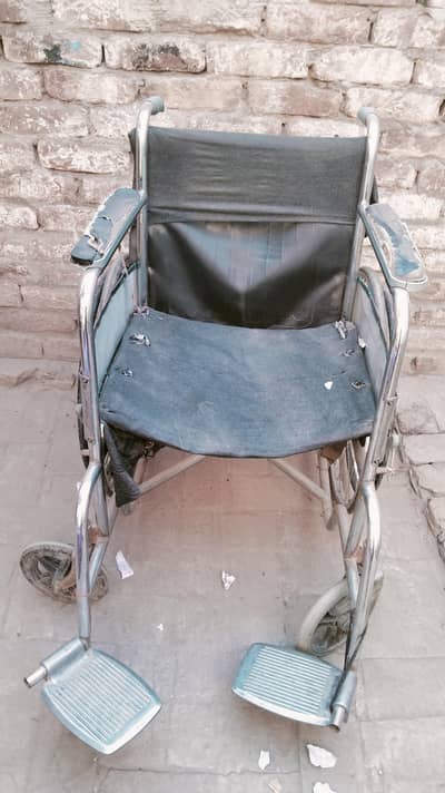 wheel chair contact whatsapp 03198743712