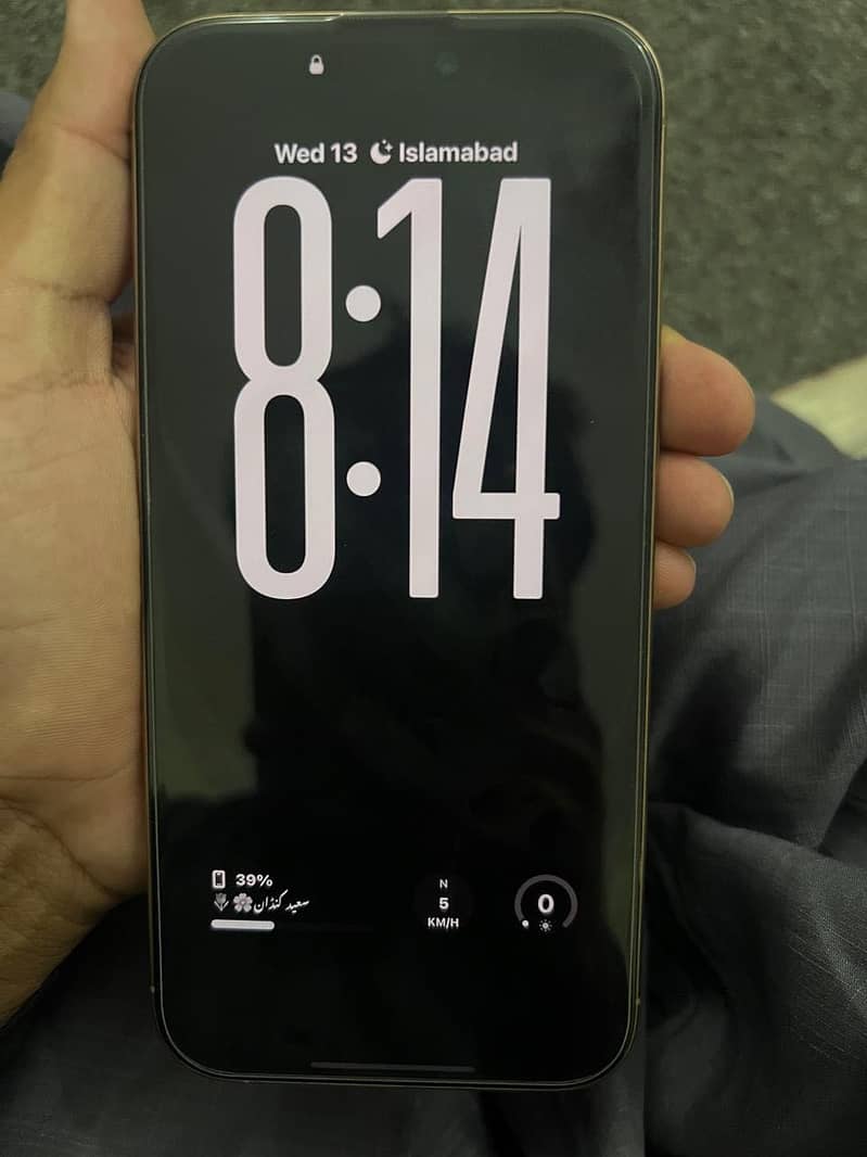 Iphone 16 pro max 4