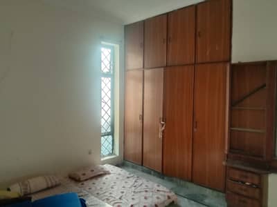 10 Marla Upper Portion for Rent. near Wahdat Road, Masjid and Park
