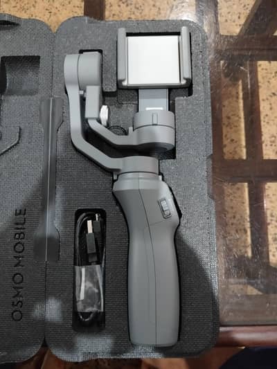 DJI Osmo Mobile 2 Gimbal Stabilizer Complete Box Excellent Condition