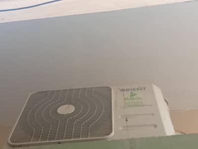 non inverter AC