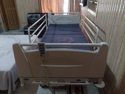 5 Function Electric Hospital Bed – Excellent Condition