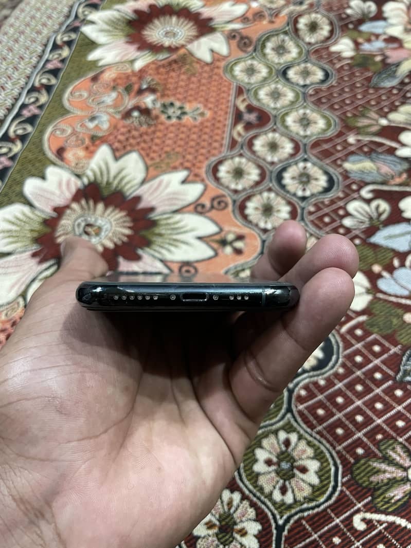 iPhone 11 Pro 3