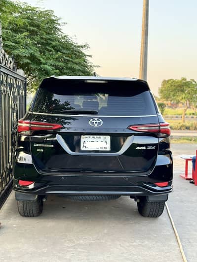 Brand New Toyota Maintained Total Genuine New tyre installerd