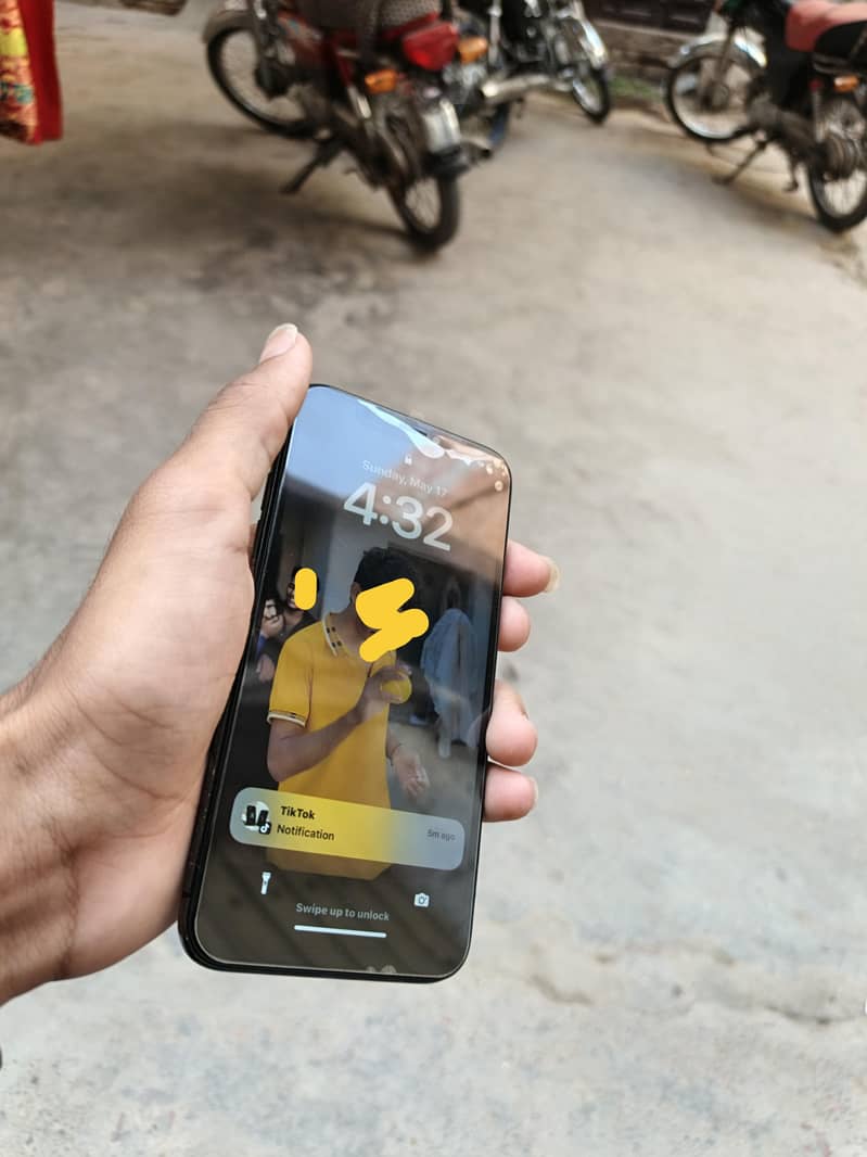 iPhone X 4
