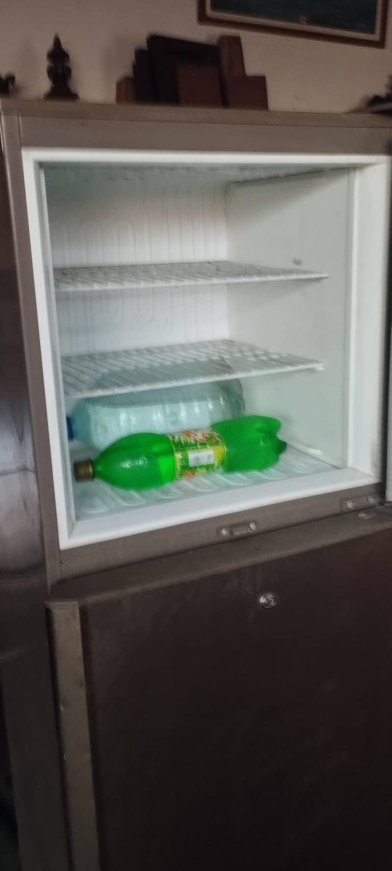 2 refergeter 4