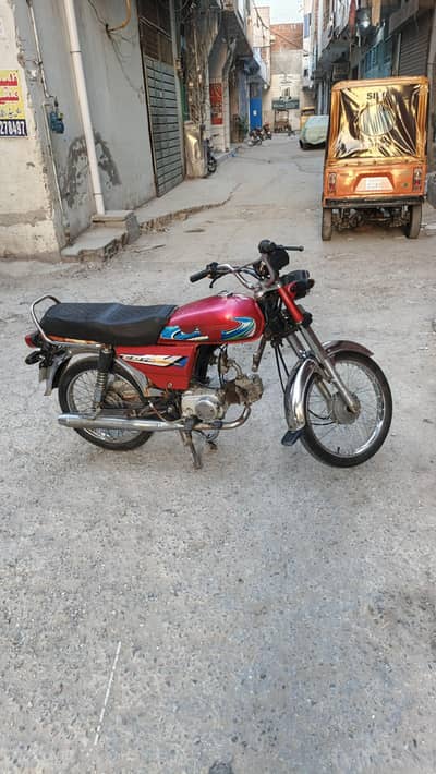 I sell my bike all documents available Baiomatric on the spot