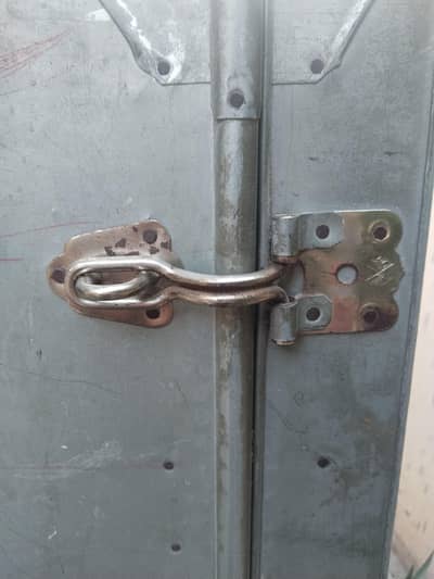 Solid Trunk Peti