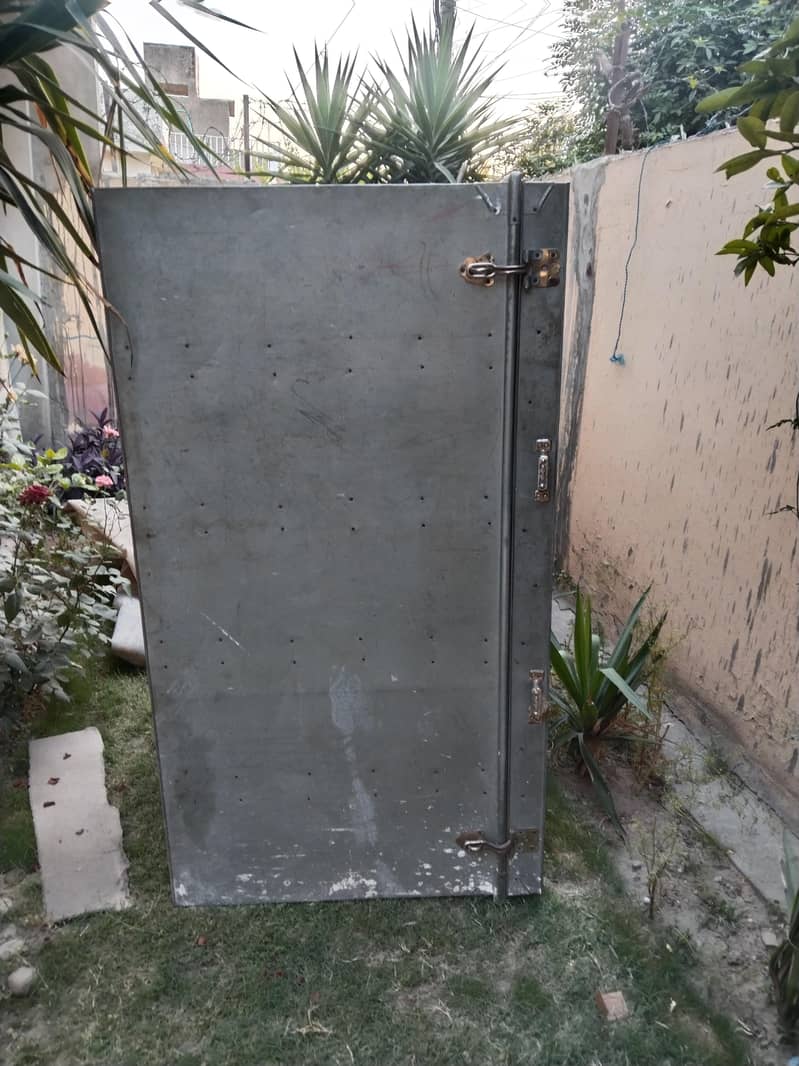 Solid Trunk Peti 1