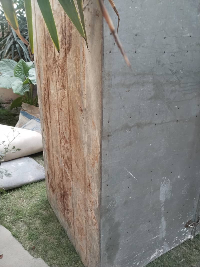 Solid Trunk Peti 3
