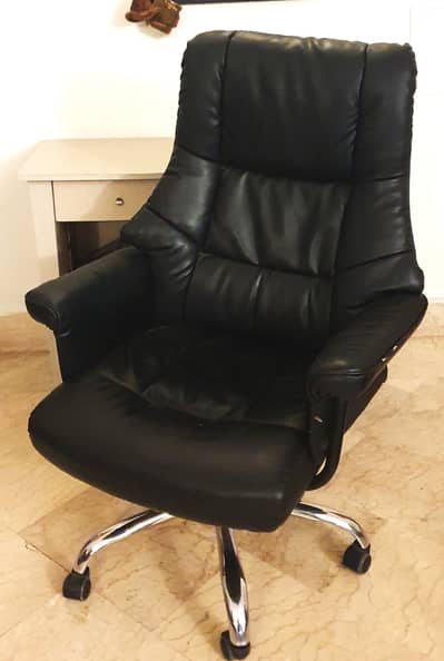 Master Offisys Revolving Office Chair -  Black - Used