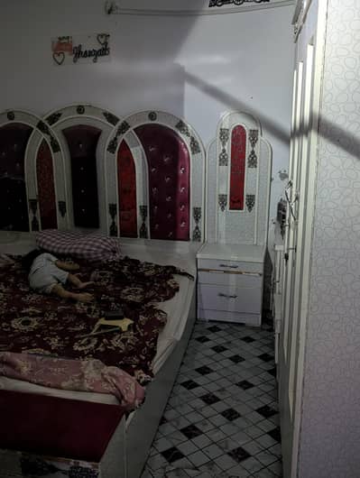 bedroom set Thora bht Kam hai Baki sab ok ha