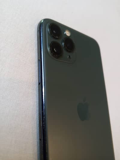 Iphone 11 pro in good working condition 256gb