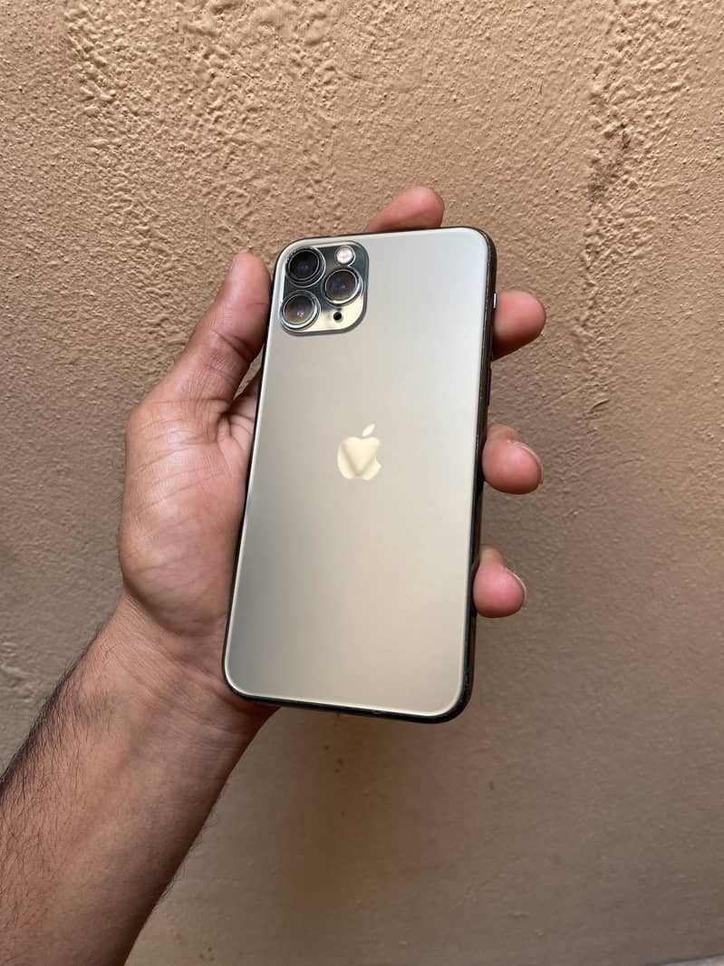iPhone 11 Pro sim working 0