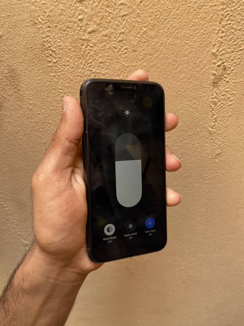 iPhone 11 Pro sim working 7