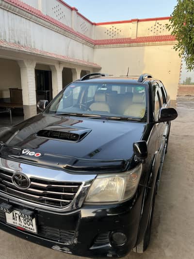 Hilux vigo thailand 2013/17 total original 1 piece touch All ok