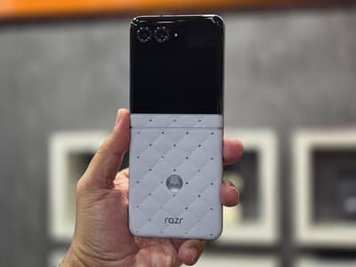 Motorola Razr 60 Swarovski Edition