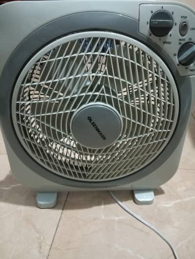 PORTABLE HIGH SPEED FAN. TIMER AND GRILL ROTATION SYSTEM.