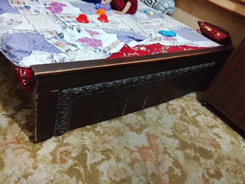 Double Bed & Dressing Table 6