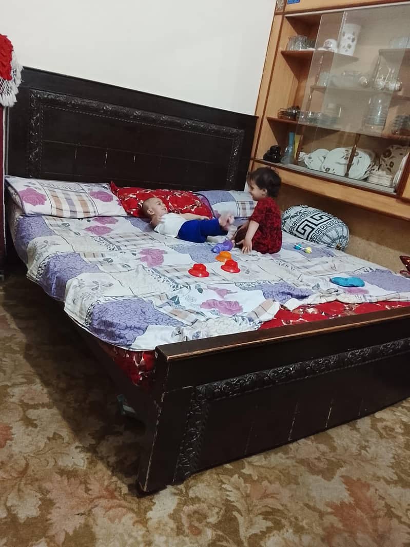 Double Bed & Dressing Table 7