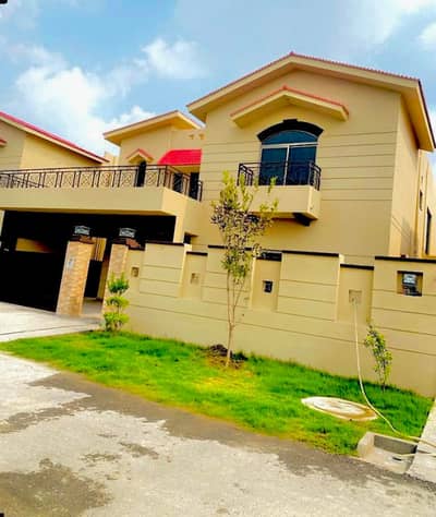 10-Marla 5-Bedroom's Tile Flooring (Brigadier House) For Sale | Askari 10 Lahore Cantt | @nusratestate