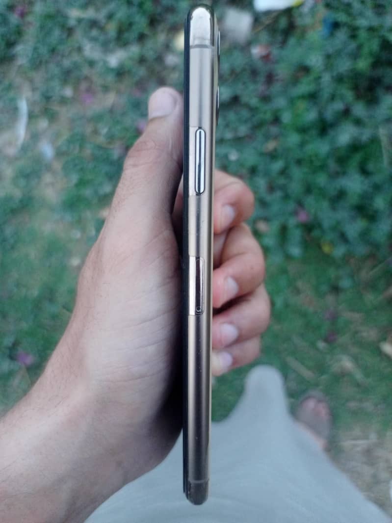 iphone 11 pro max 1