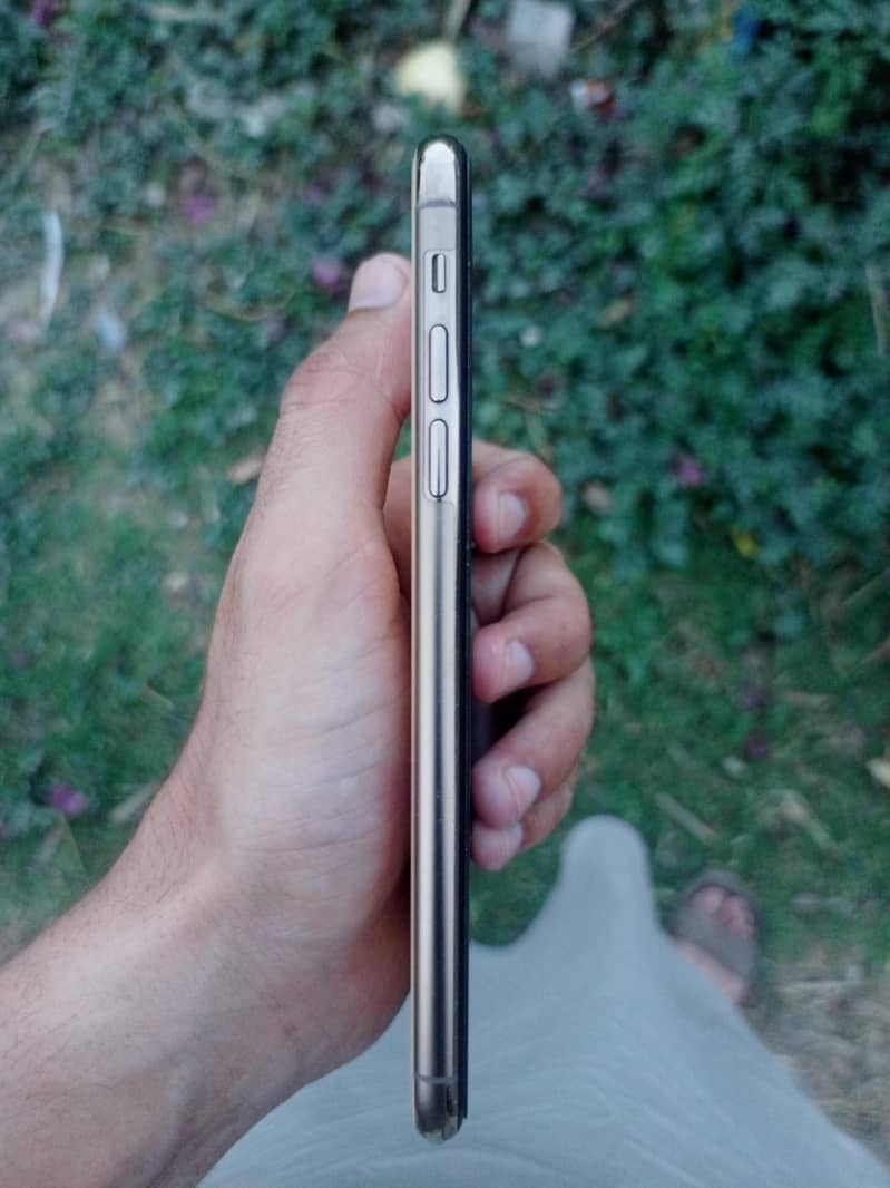 iphone 11 pro max 2