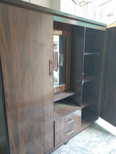 6/6 feet Wardrobe / Almari / cupboard / 03059372373