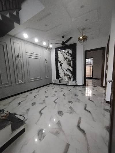 1 Kanal Beautiful First Floor Available For Rent Near All Prime Facilities