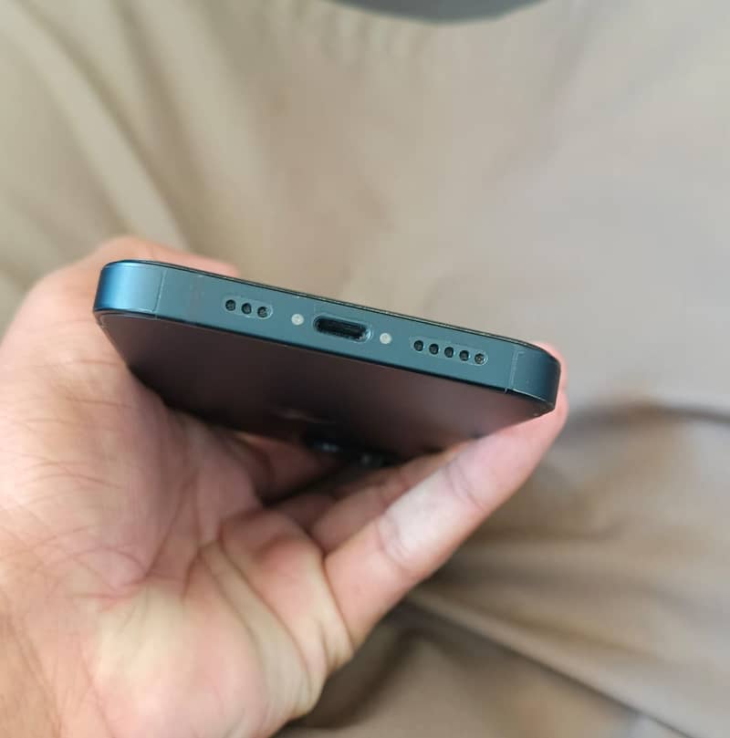 Apple iPhone 13 2