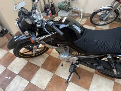 Yamaha YBR 125-G 2025