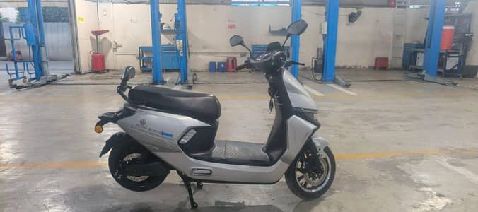 Electric scooty 1200W Hub Motor - Excellent Condition