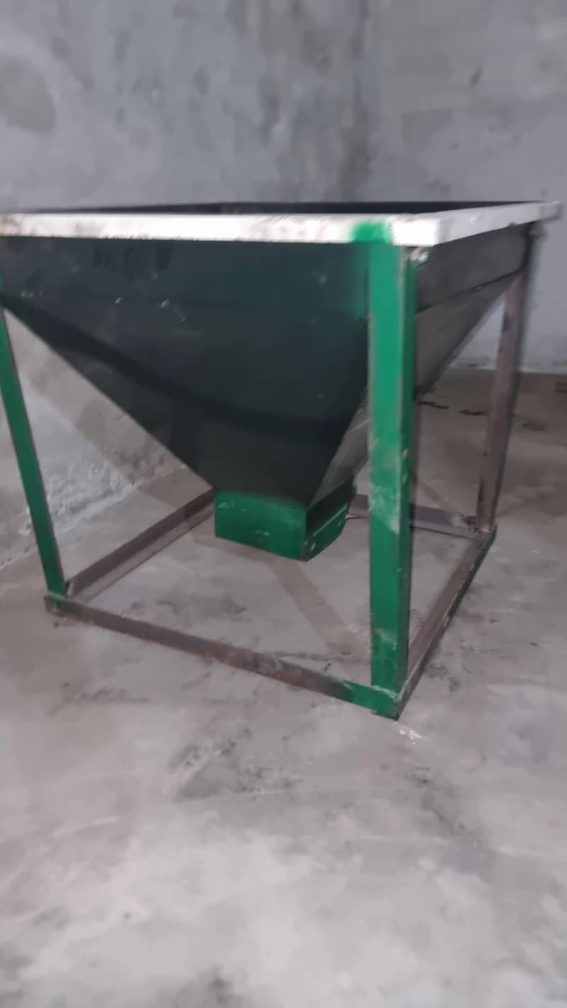 بہترین کنڈیشن میں آٹا چکی مشین برائے فروخت 0