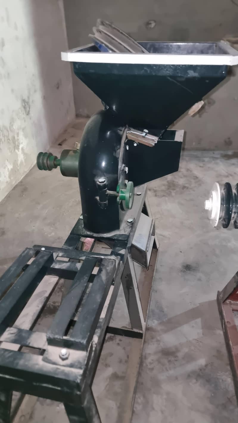 بہترین کنڈیشن میں آٹا چکی مشین برائے فروخت 3