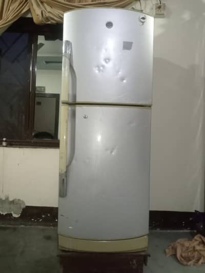 PEL Medium size frige mobile call number 03026043897