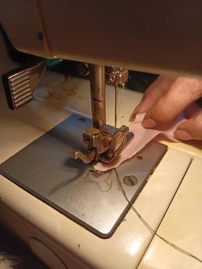 Jasmine 602 Sewing Machine with Wooden Cabinet Table