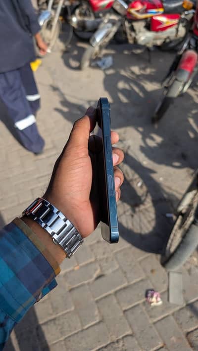 iPhone 13 nonpta