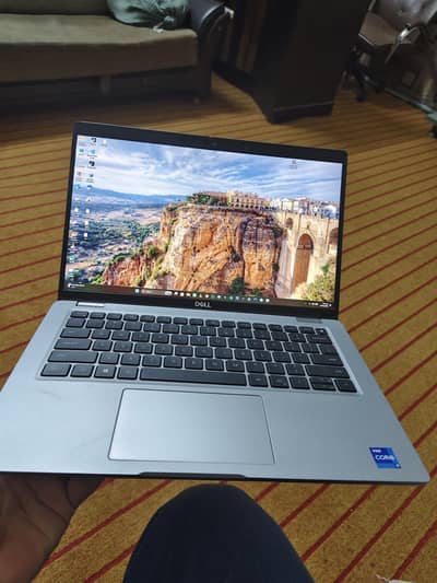 Dell Latitude 5430 - i7-12th Generation