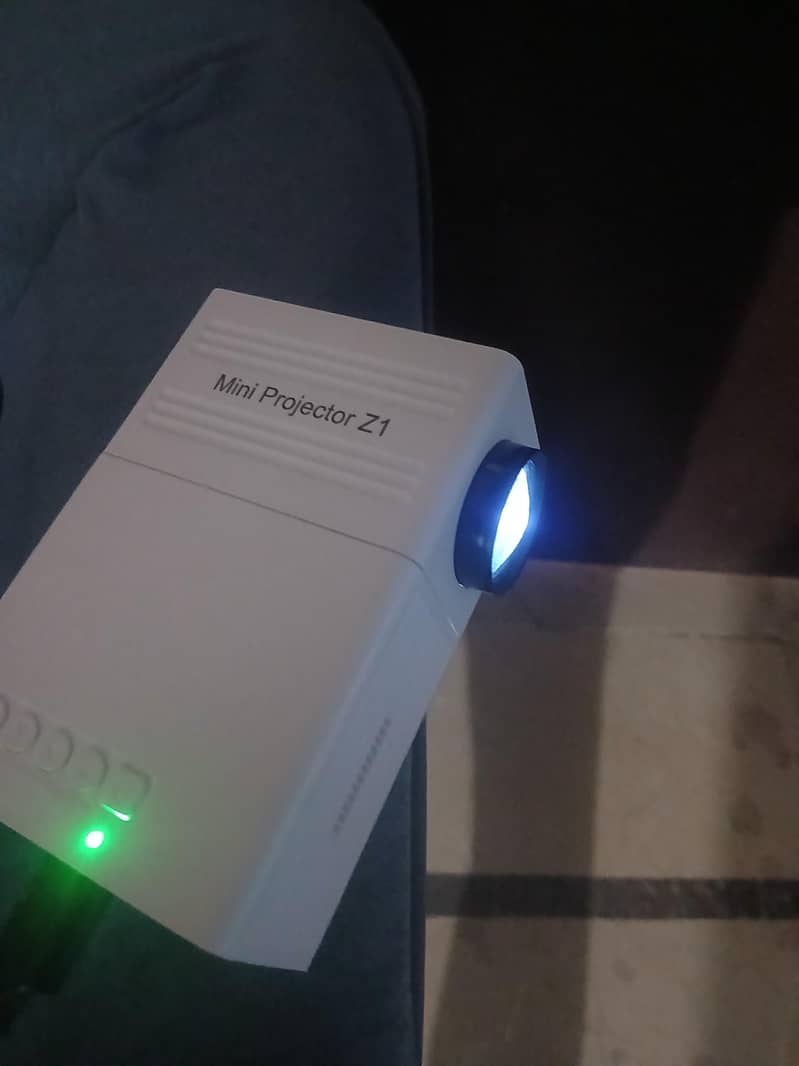 Mini projector 0