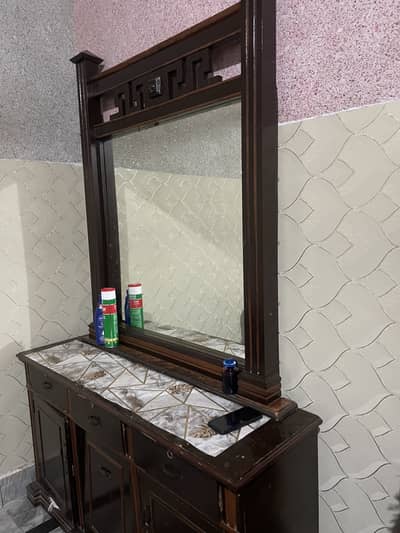 Dressing table