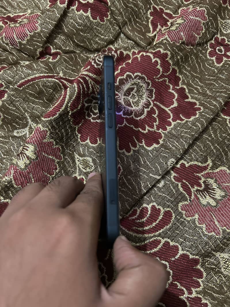 iPhone 13 6