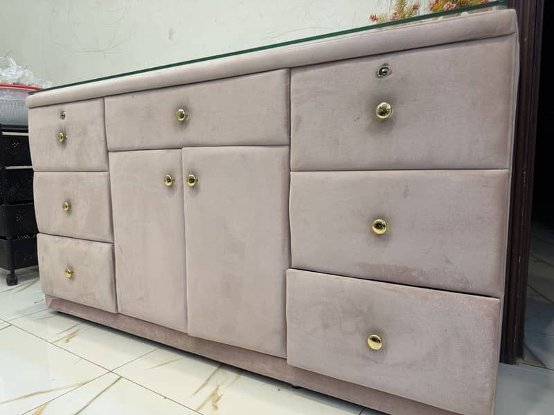 Console table with drawers 2