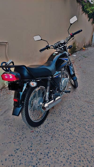 Suzuki GS 150 2022
