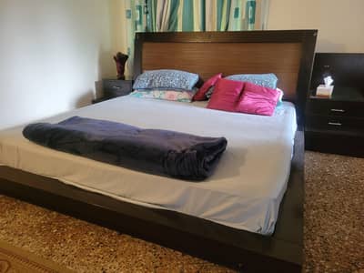 solid wood panel King Size before with mattress