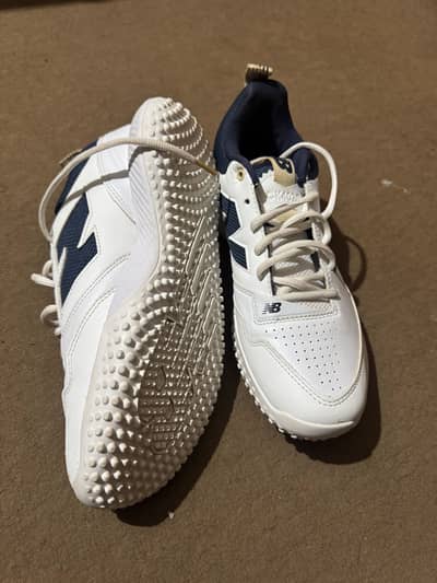 New balance Cricket Gripper